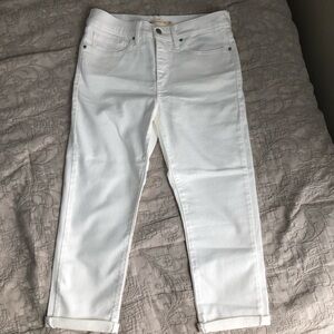 Women's White Levi capri Jeans